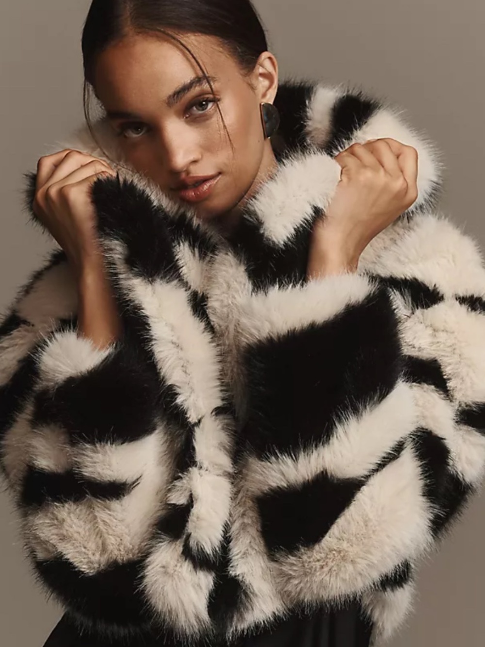 avec les filles | faux-fur zebra cropped coat | evening wear | size: us 2x - Picture 5 of 7